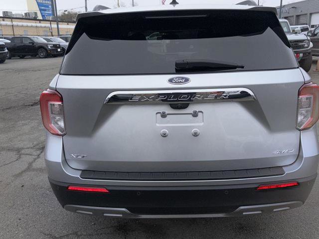 Certified 2021 Ford Explorer XLT w/ Equipment Group 202A AWD/4WD image 4