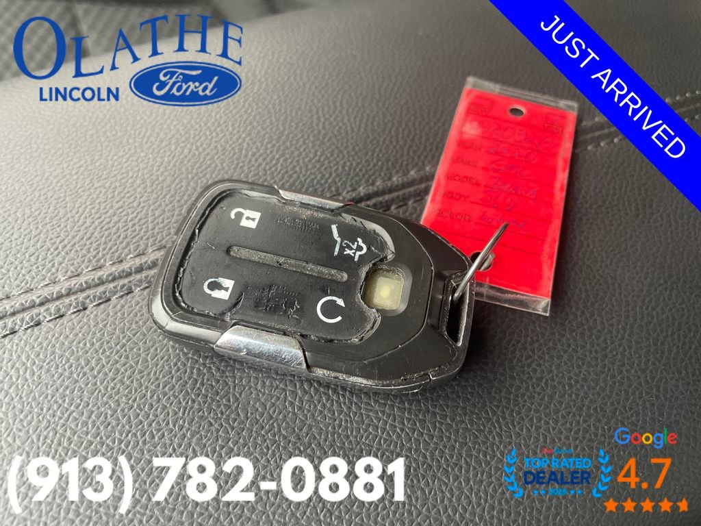 Used 2020 GMC Terrain SLE w/ Driver Convenience Package image 2