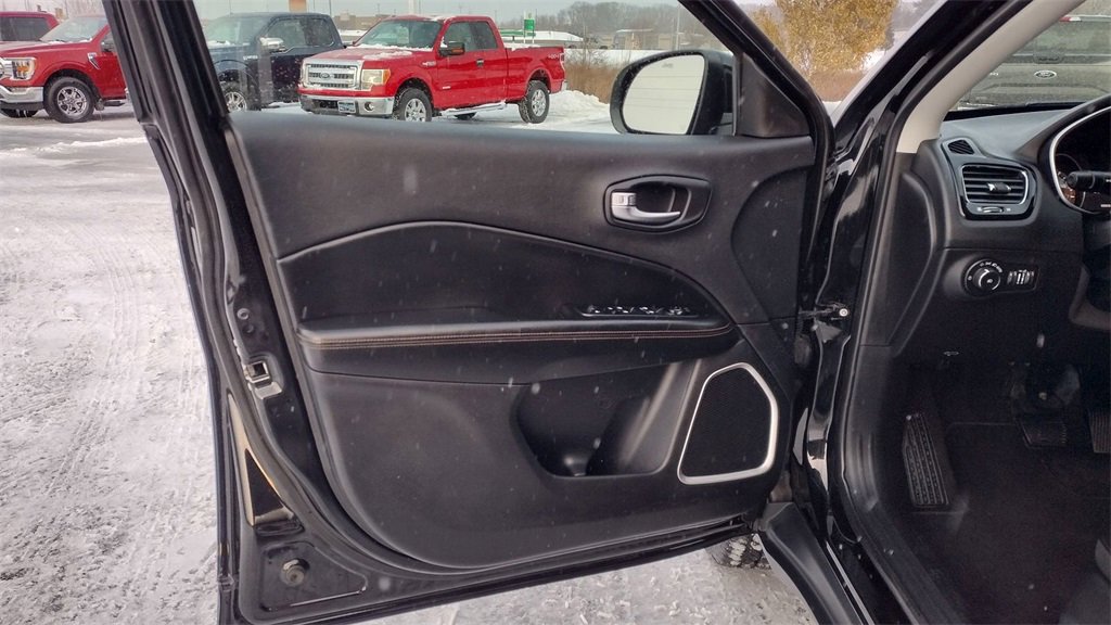 Used 2019 Jeep Compass Limited image 10