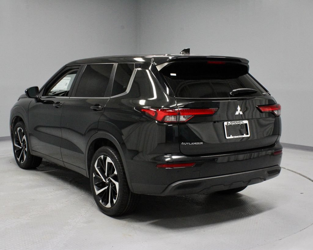 Used 2022 Mitsubishi Outlander ES AWD/4WD image 8