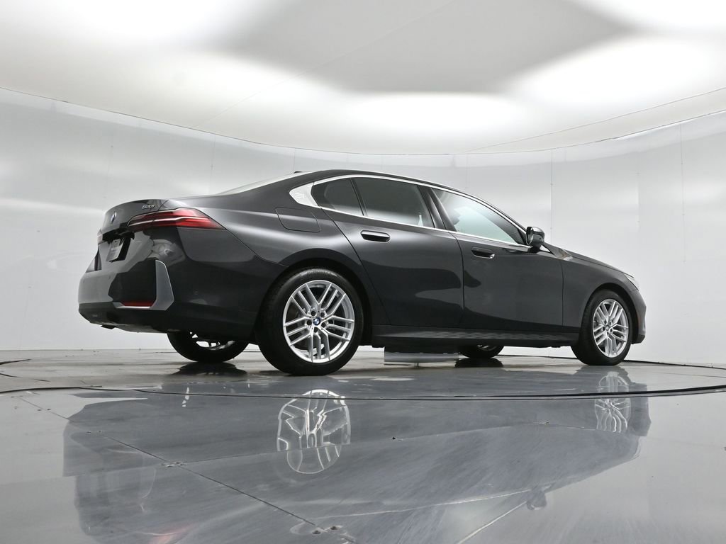 Used 2025 BMW 530i image 16
