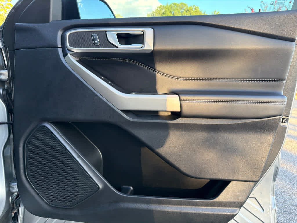 Certified 2023 Ford Explorer XLT RWD image 15