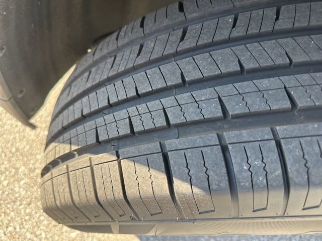 Used 2020 Chevrolet Traverse LT image 31