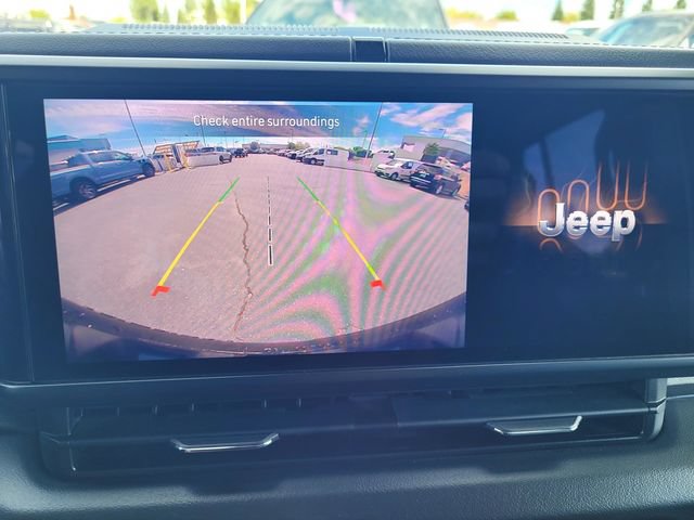 Used 2024 Jeep Wrangler Unlimited Sahara AWD/4WD image 16