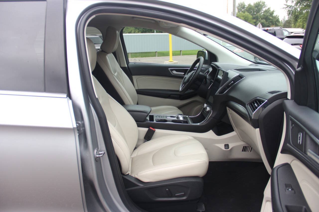 Certified 2022 Ford Edge Titanium AWD/4WD image 18