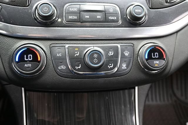 Used 2019 Chevrolet Impala LT w/ LT Convenience Package FWD image 20