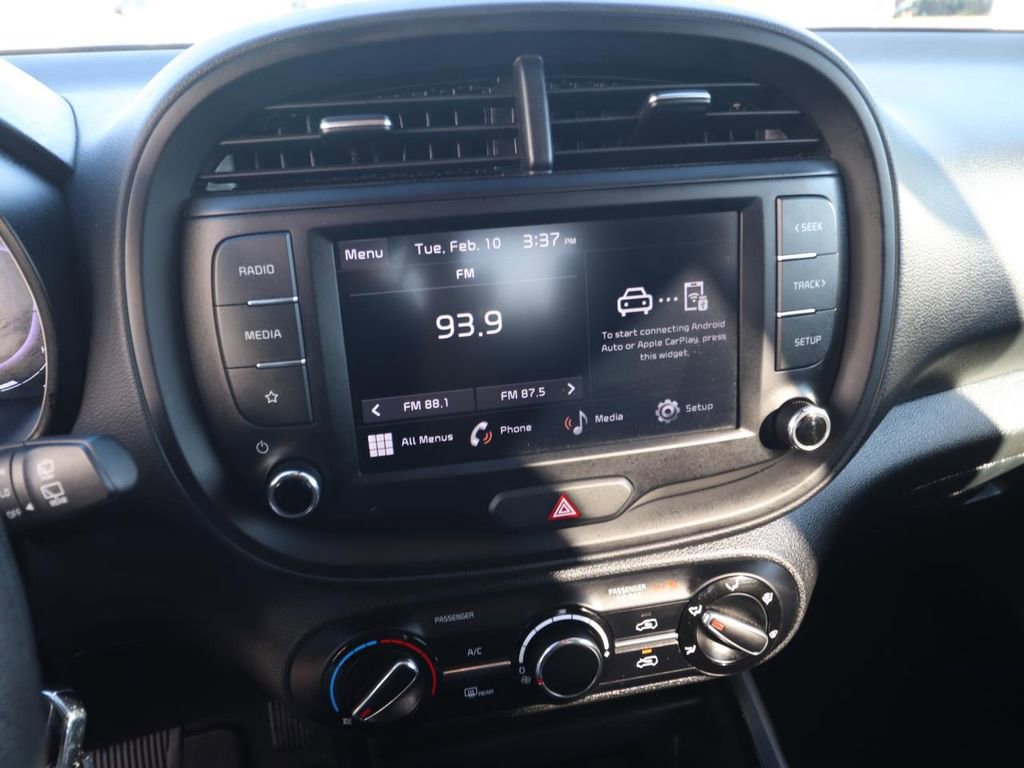 Used 2025 Kia Soul LX w/ LX Technology Package image 24