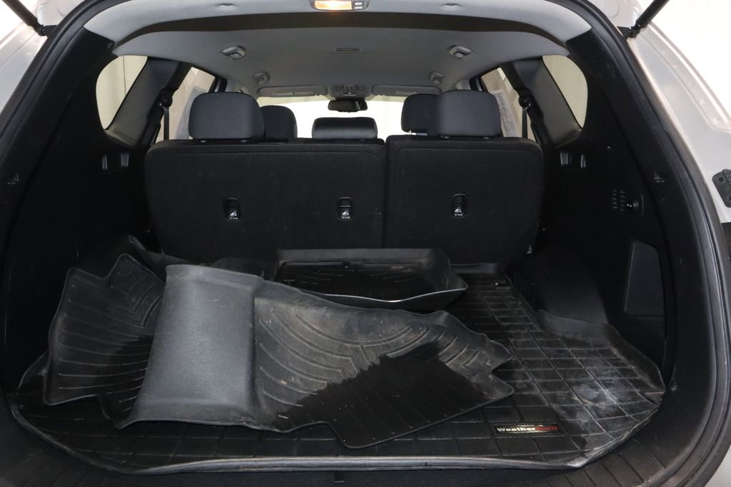 Used 2020 Hyundai Santa Fe SEL FWD image 16