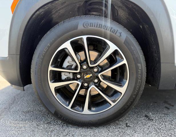 Used 2025 Chevrolet TrailBlazer LT AWD/4WD image 4