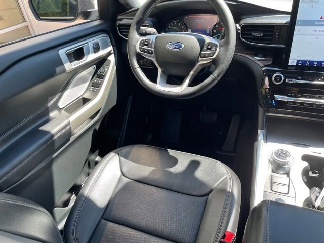 Certified 2023 Ford Explorer Limited w/ Limited Technology Package AWD/4WD image 10