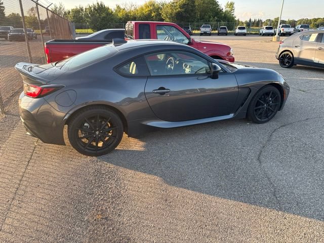 Used 2023 Toyota GR86 Premium w/ ALL Weather Mat Package (TMS) RWD image 4