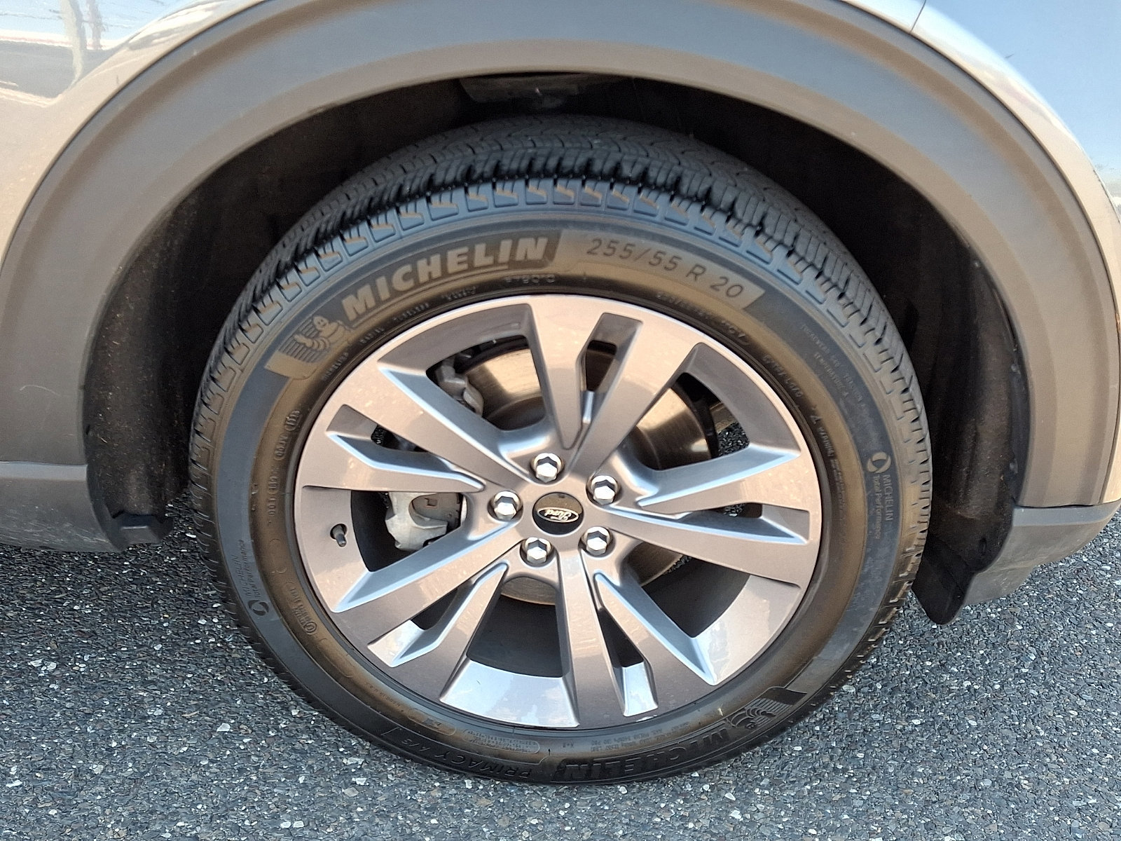 Certified 2023 Ford Explorer XLT w/ Equipment Group 202A AWD/4WD image 8