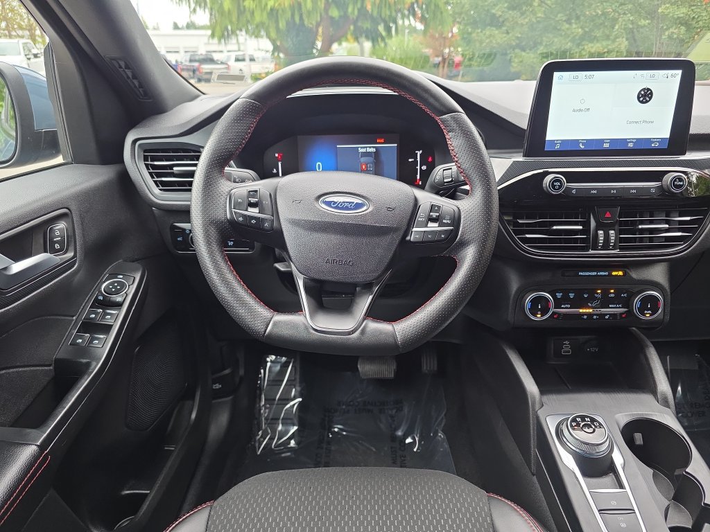 Certified 2025 Ford Escape ST-Line Select AWD/4WD image 17