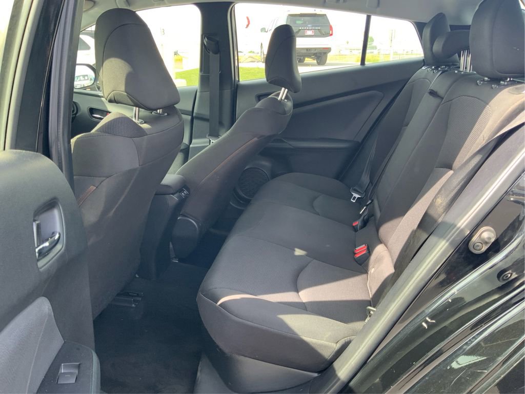 Used 2019 Toyota Prius L Eco w/ Carpet Mat Package image 10