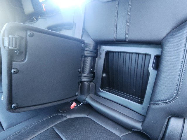 Used 2019 Chevrolet Silverado 1500 High Country w/ Technology Package AWD/4WD image 17