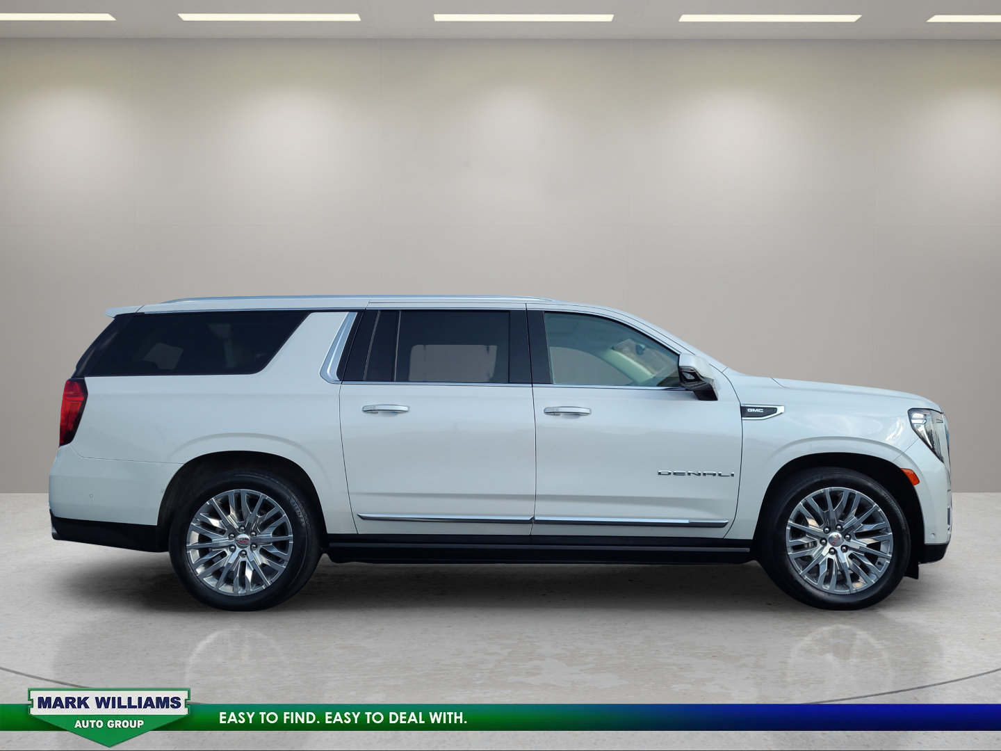 Used 2024 GMC Yukon XL Denali w/ Denali Reserve Package AWD/4WD image 2