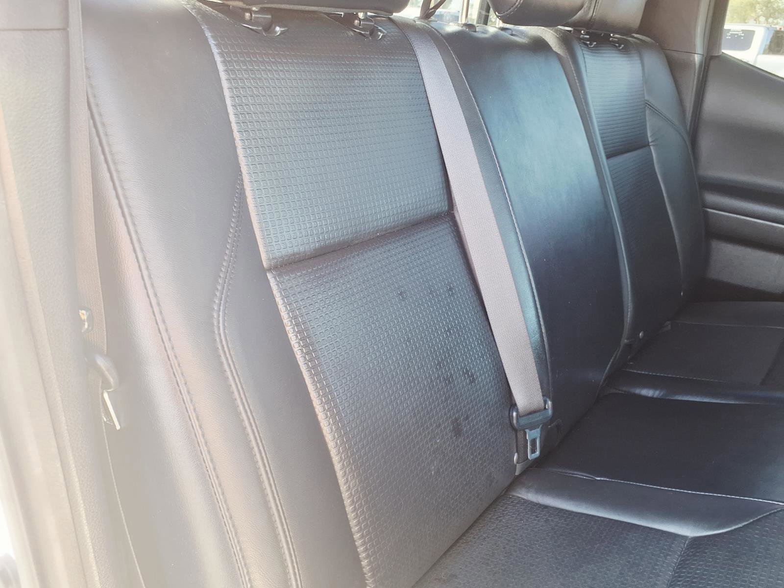 Used 2019 Toyota Tacoma TRD Off-Road image 15