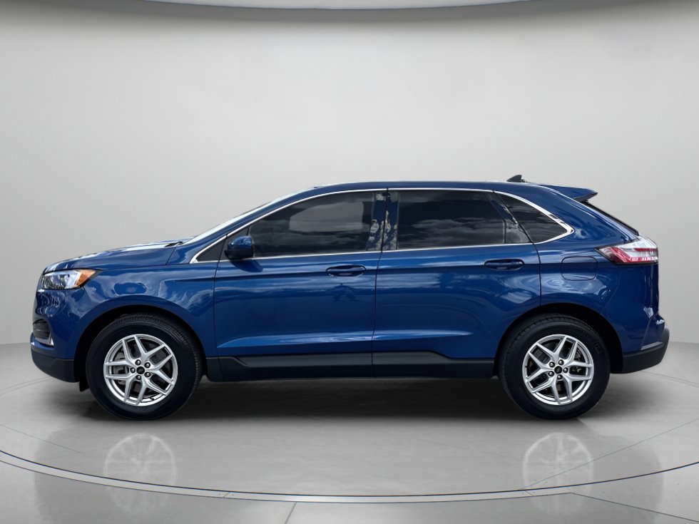 Certified 2023 Ford Edge SEL w/ Convenience Package AWD/4WD image 2