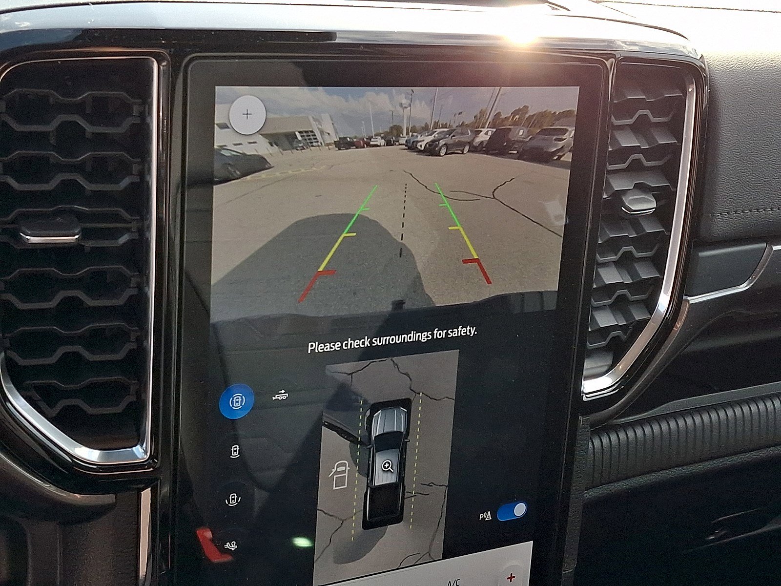 Certified 2025 Ford Ranger Lariat w/ FX4 Off-Road Package AWD/4WD image 16