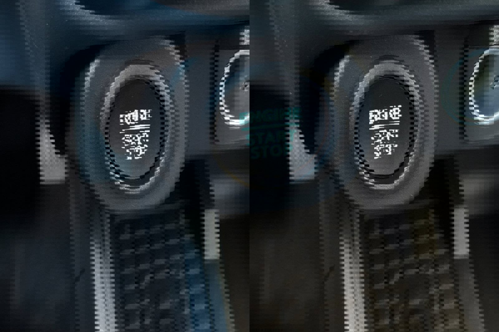 Certified 2025 Ford Maverick Lariat w/ Black Appearance Package image 23