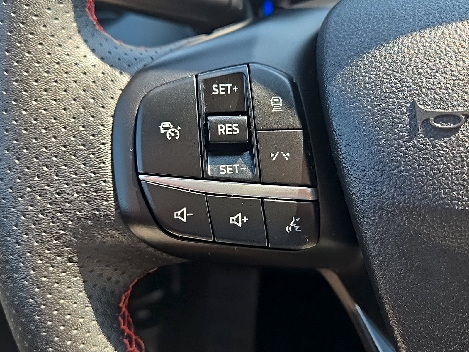 Certified 2024 Ford Escape ST-Line w/ Tech Pack #1 AWD/4WD image 13
