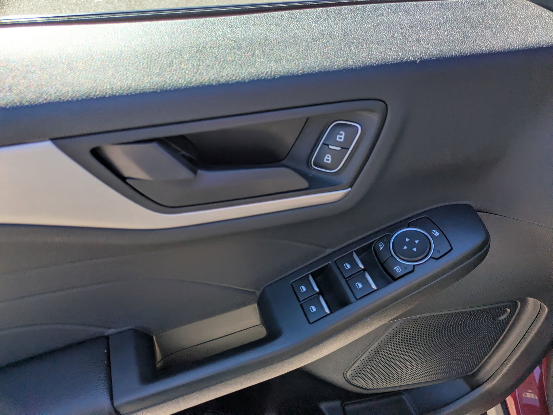 Certified 2022 Ford Escape SE w/ SE Sport Appearance Package image 16