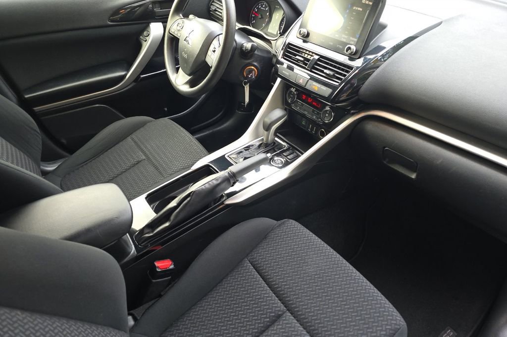 Used 2022 Mitsubishi Eclipse Cross LE image 16