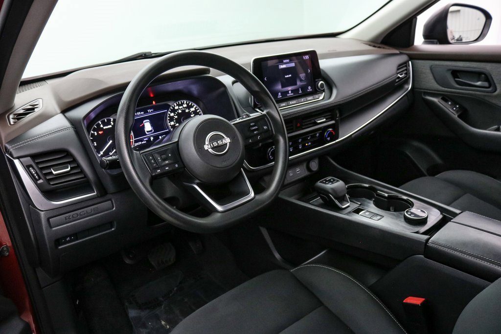 Used 2023 Nissan Rogue S image 12