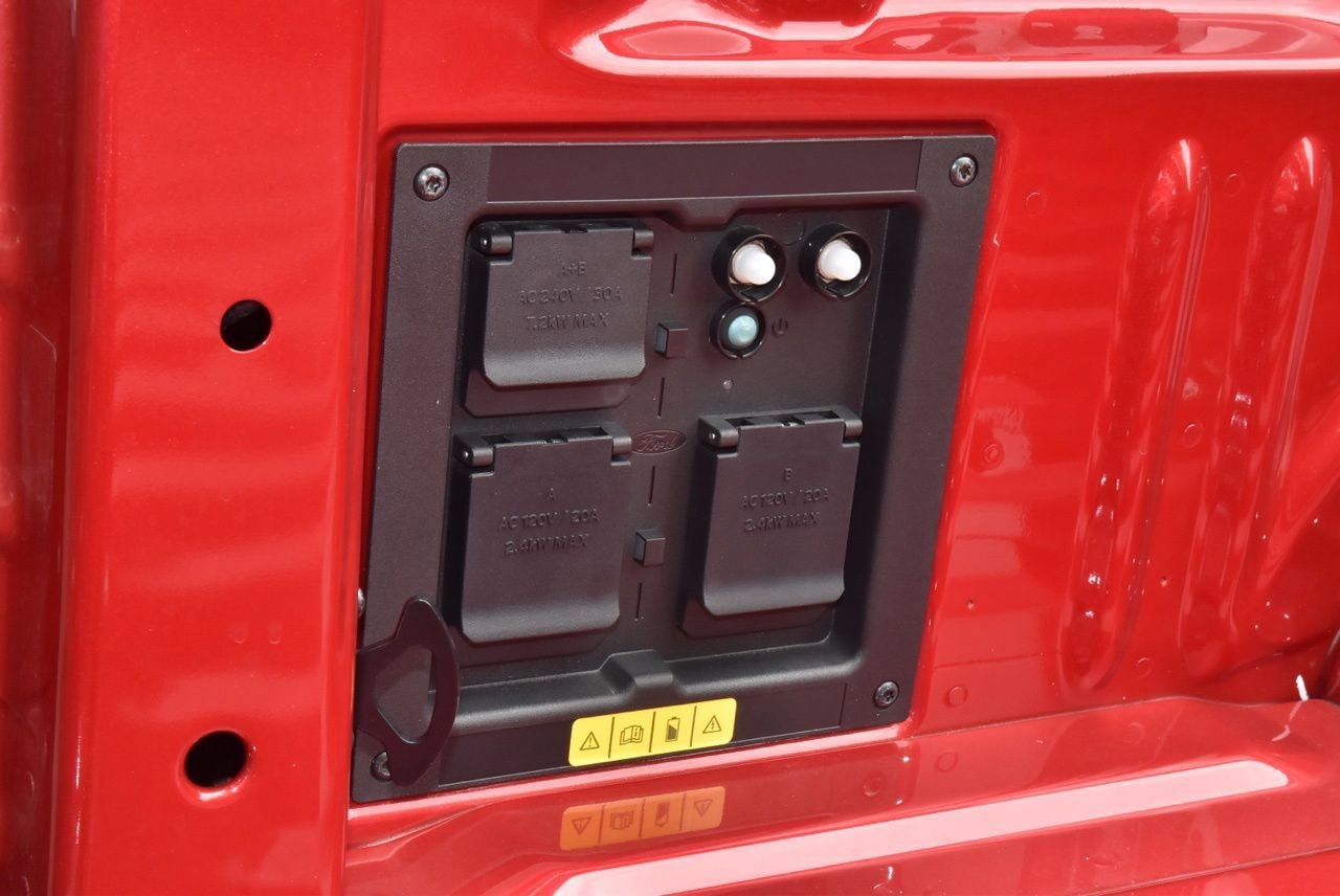 Certified 2025 Ford F150 Lightning Flash AWD/4WD image 38