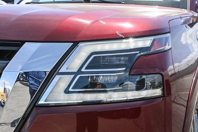 Used 2023 Nissan Armada Platinum w/ Captain's Chairs Package RWD image 4