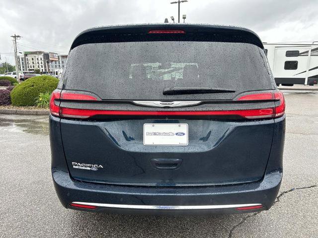 Used 2025 Chrysler Pacifica Select FWD image 5