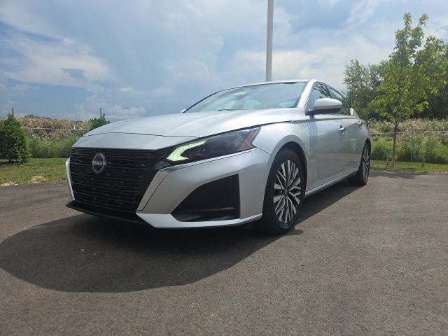 Used 2023 Nissan Altima 2.5 SV w/ SV Premium Package FWD video 2