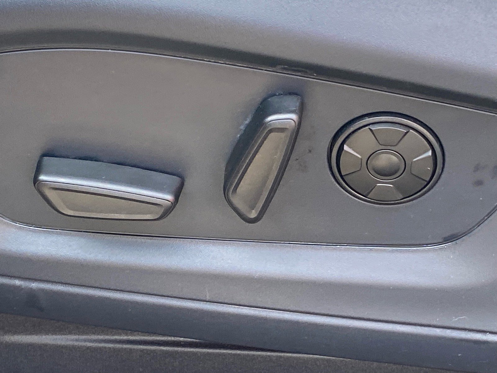 Certified 2025 Ford Explorer Platinum w/ Ultimate Package image 14