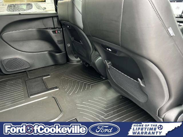 Used 2025 Chrysler Pacifica Select FWD image 18