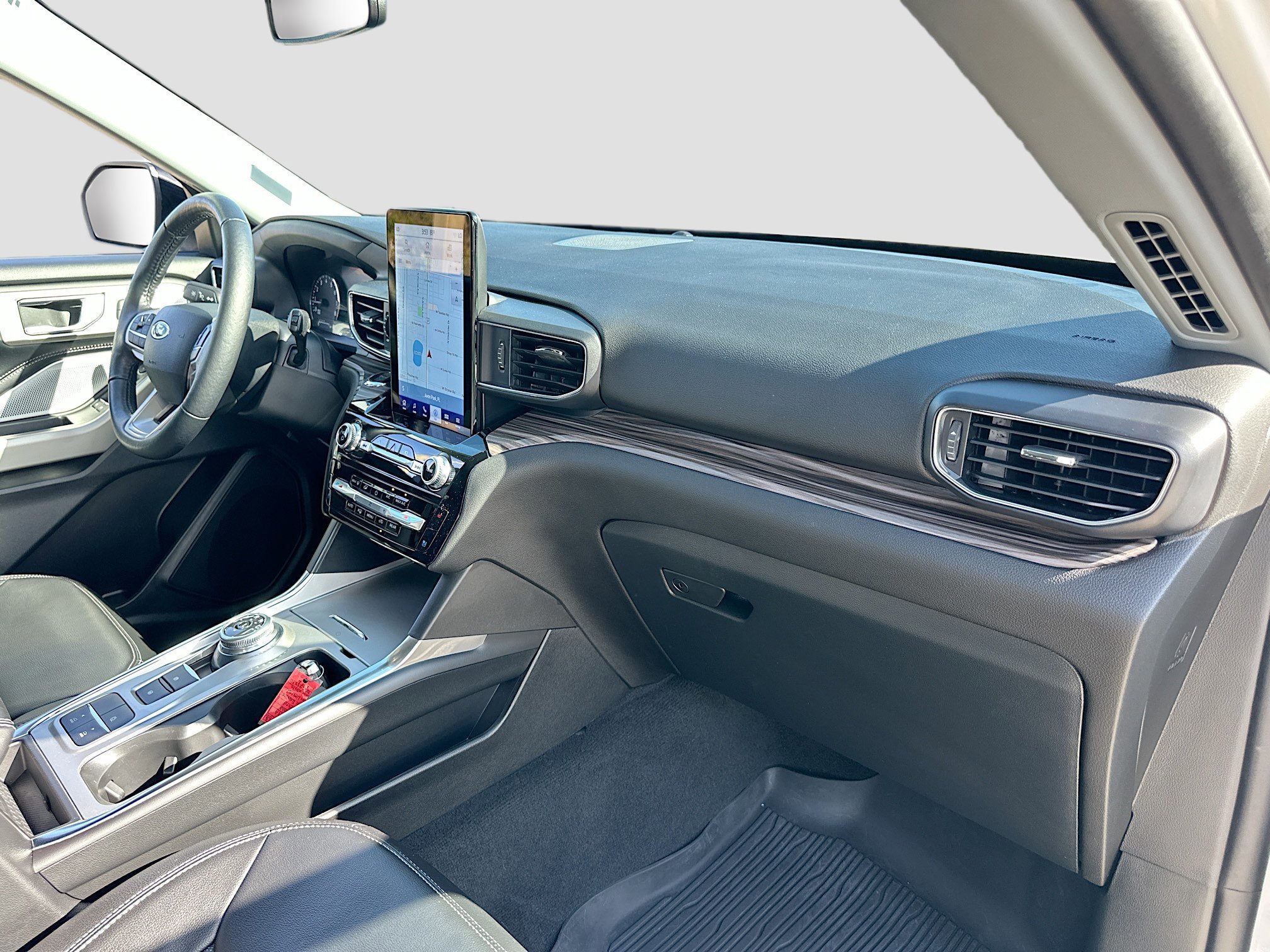 Certified 2022 Ford Explorer Limited w/ Limited Technology Package image 30