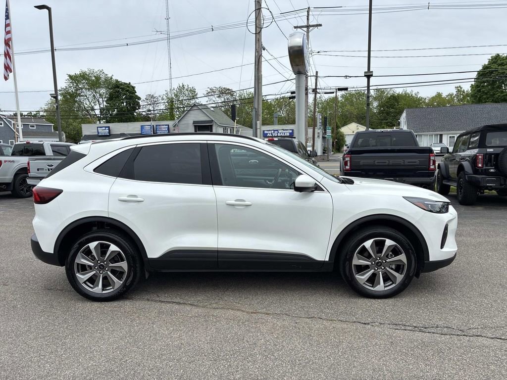 Certified 2024 Ford Escape Platinum AWD/4WD image 8