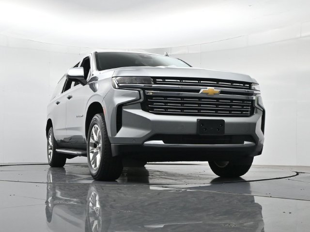 Used 2024 Chevrolet Suburban Premier AWD/4WD image 38