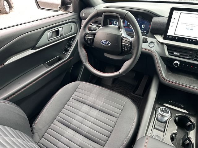 Certified 2025 Ford Explorer ST-Line w/ ST-Line Street Pack AWD/4WD image 25