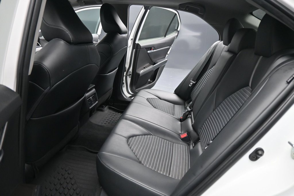Used 2023 Toyota Camry SE w/ Cold Weather Package FWD image 16