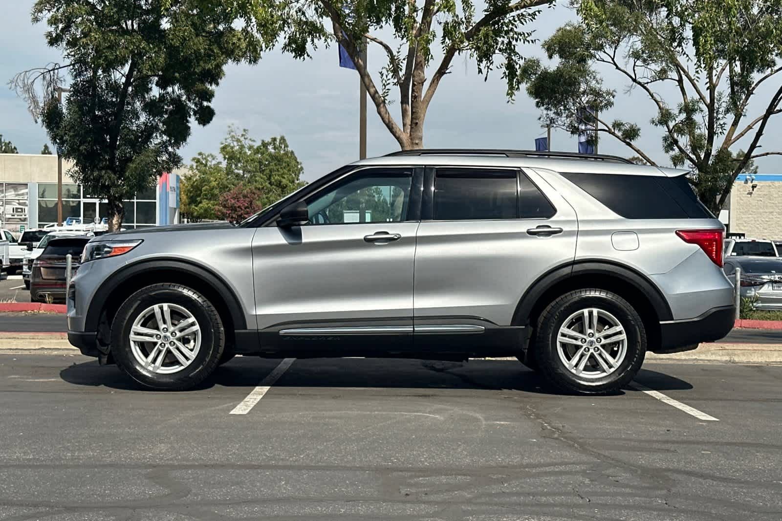 Certified 2023 Ford Explorer XLT AWD/4WD image 6