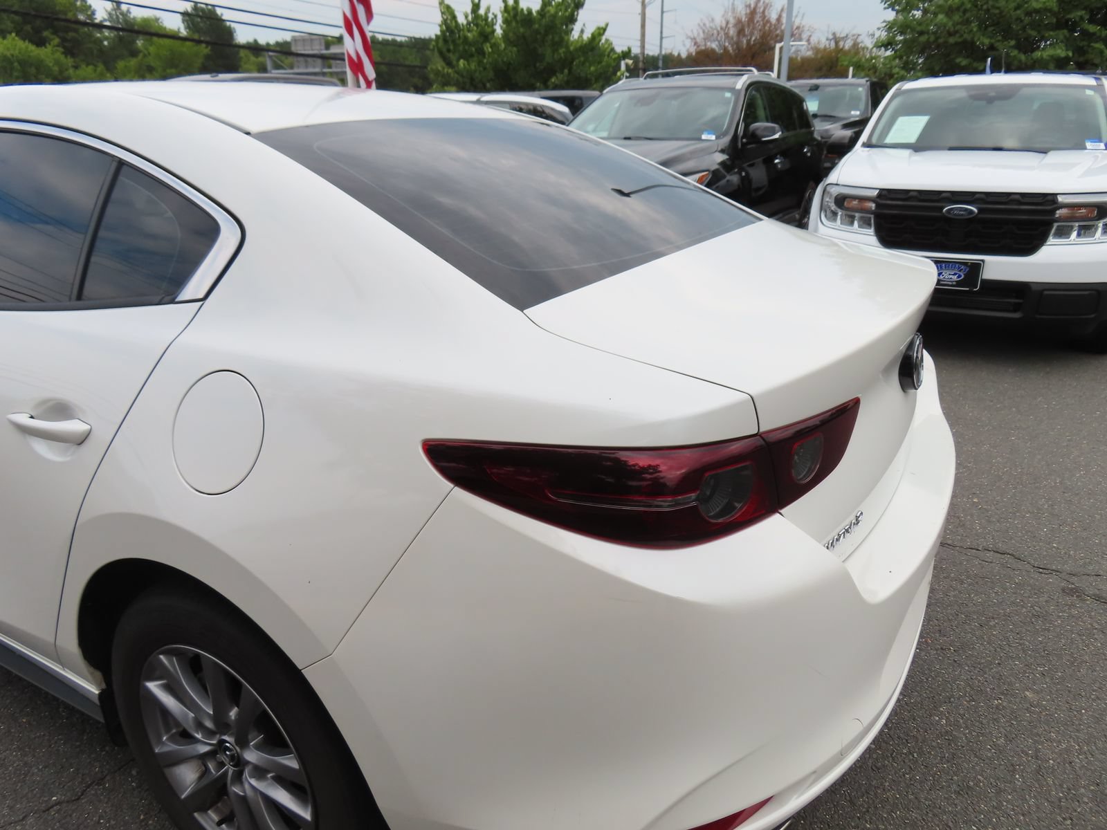 Used 2020 MAZDA MAZDA3 Sedan FWD image 10