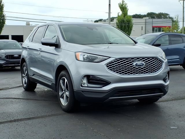 Certified 2024 Ford Edge SEL w/ Convenience Package AWD/4WD image 3