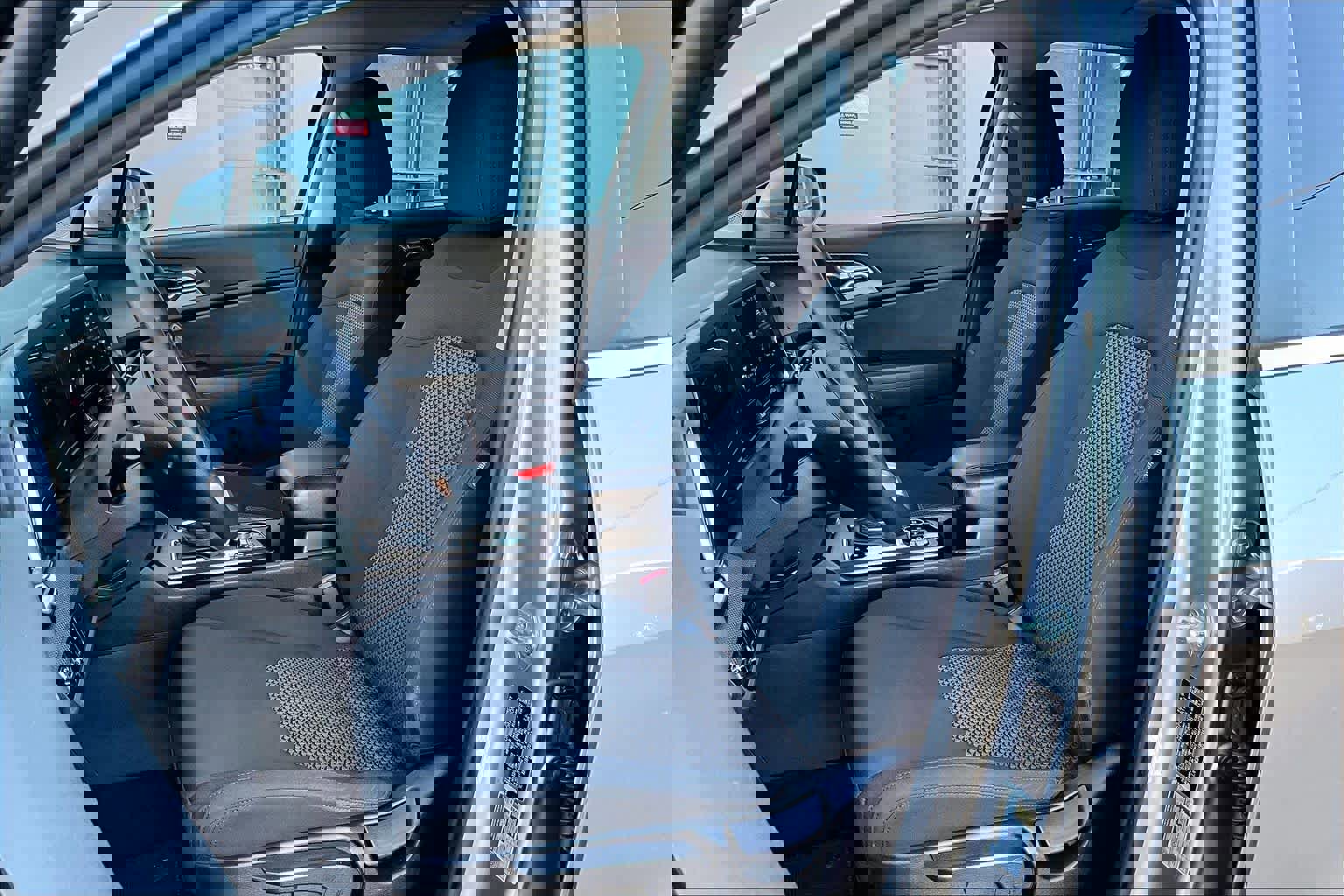 Used 2023 Kia Sportage LX image 12