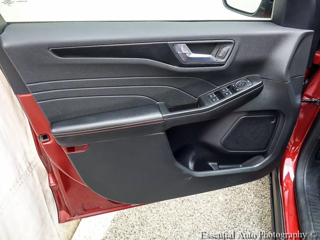 Certified 2022 Ford Escape SEL w/ SEL Stealth AWD Package image 22