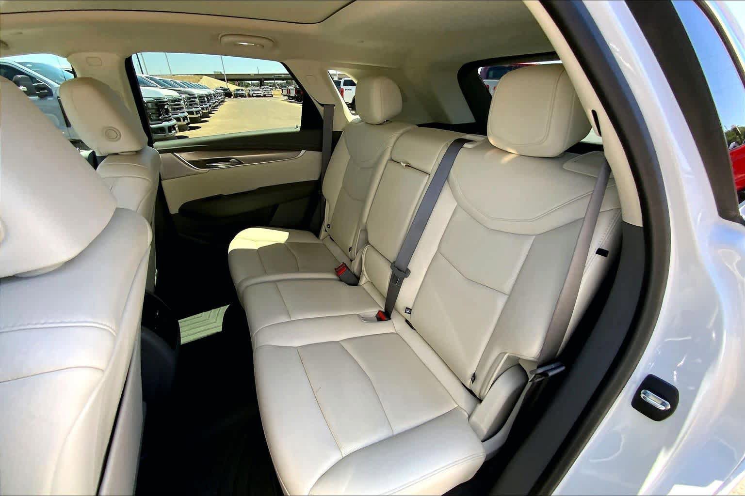 Used 2021 Cadillac XT5 Premium Luxury FWD image 21