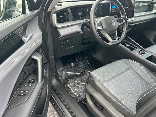 Used 2025 Volkswagen Tiguan SE AWD/4WD image 7