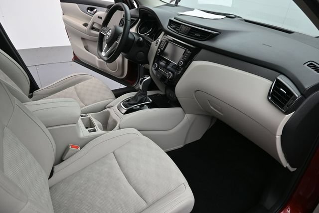 Used 2020 Nissan Rogue Sport SV w/ Technology Package FWD image 30