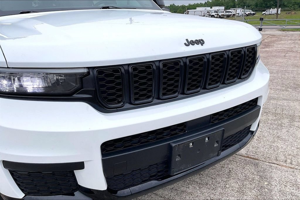 Used 2023 Jeep Grand Cherokee L Laredo AWD/4WD image 33