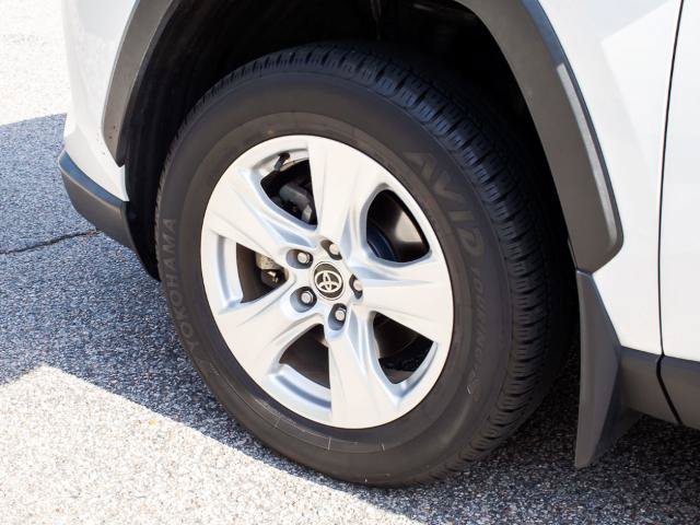 Used 2021 Toyota RAV4 XLE w/ Convenience Package AWD/4WD image 5