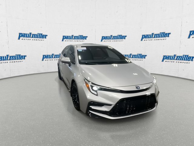 Used 2023 Toyota Corolla SE w/ SE Package AWD/4WD image 3